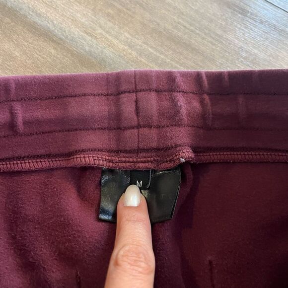 Alphalete Burgundy Athletic Workout Joggers Men Medium Bin I-24 - Picture 4 of 6